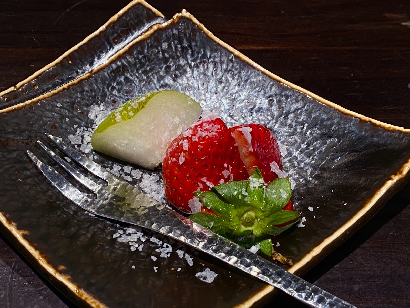 和蒔炭火割烹 蜜棗/苗栗大湖草莓/淡雪鹽