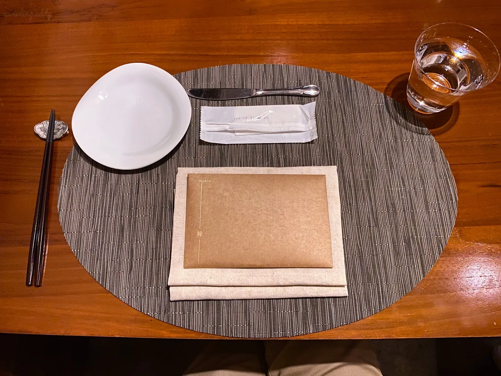 NIBBON 餐桌