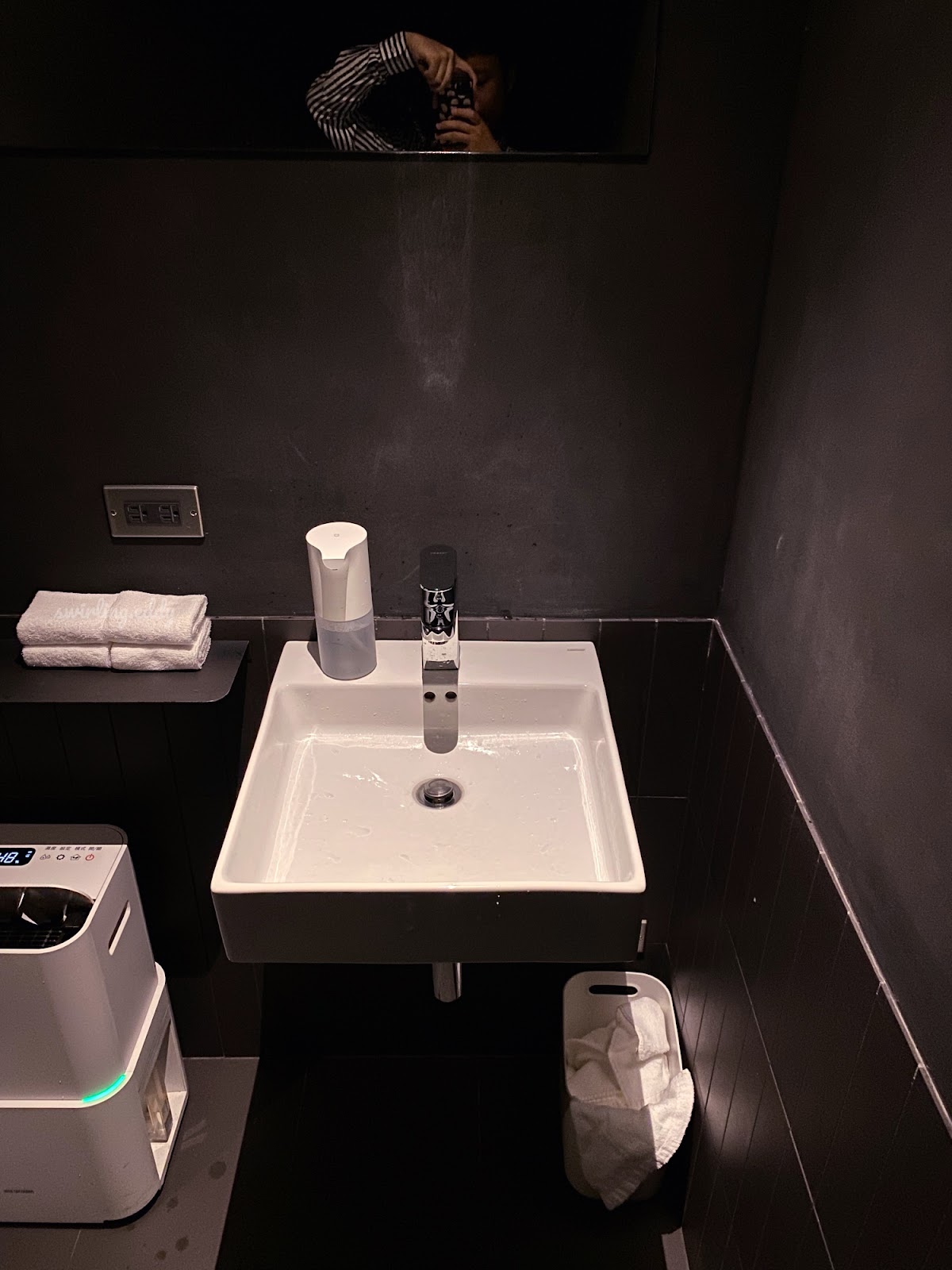HUGH 算乾淨的廁所