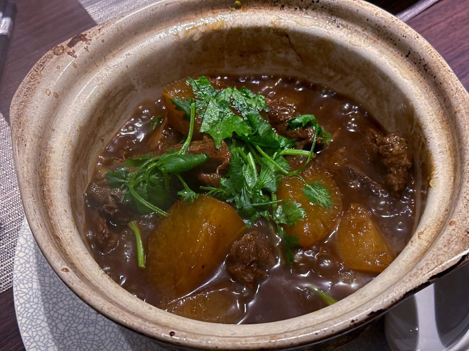 閑閑餐酒館 牛腩煲