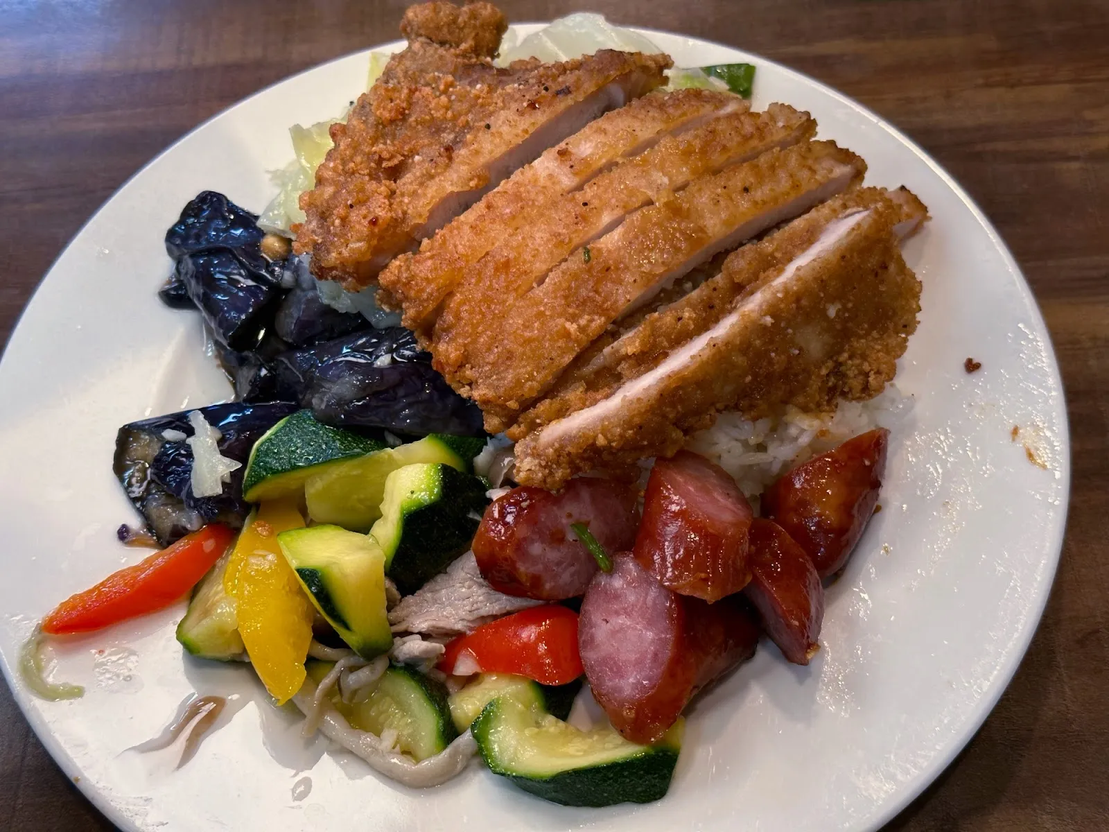 小胖胖扁食 胖胖排骨飯加香腸