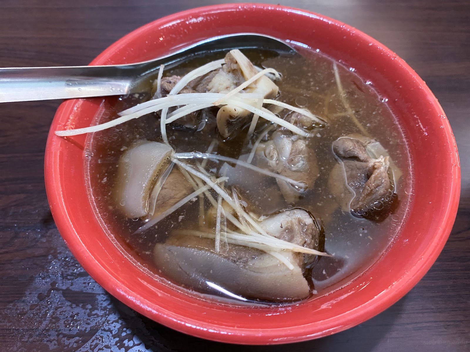 賴岡山羊肉 帶皮羊肉湯